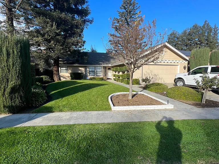 4940 W Grove Ave — Photo 5