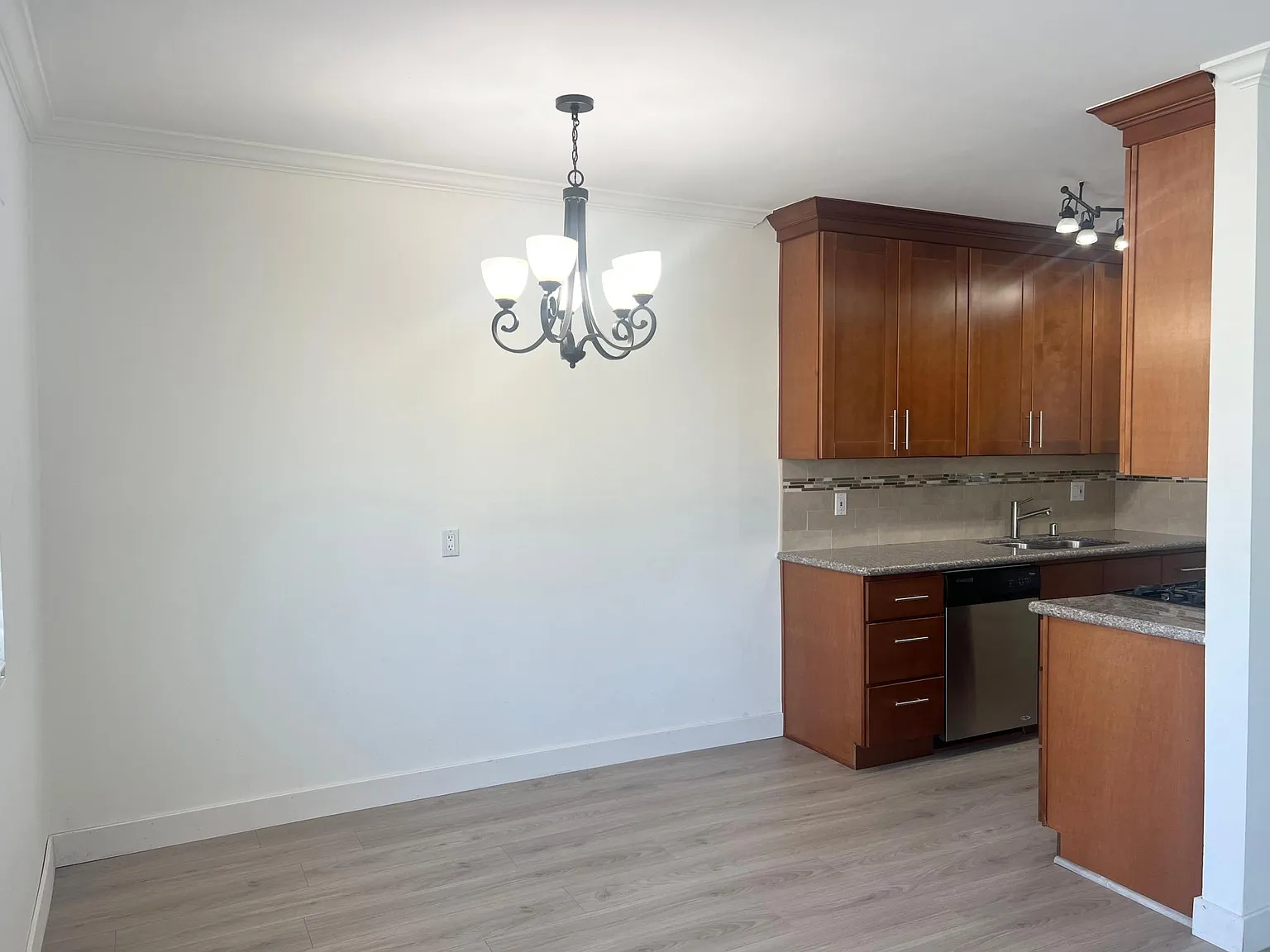 212 E. Elmwood Ave. — Photo 2