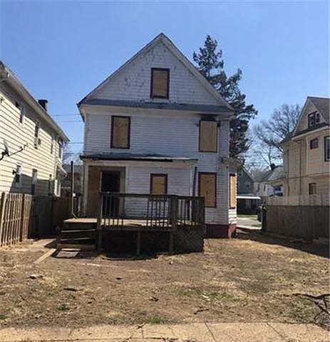 2nd image of 914 W 4th St
