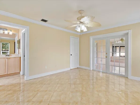6079 Lakemont Circle, Greenacres, FL 33463