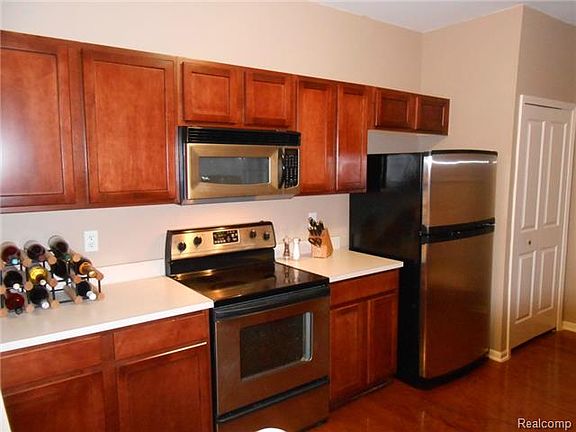 3rd image of 3855 Norwich Dr