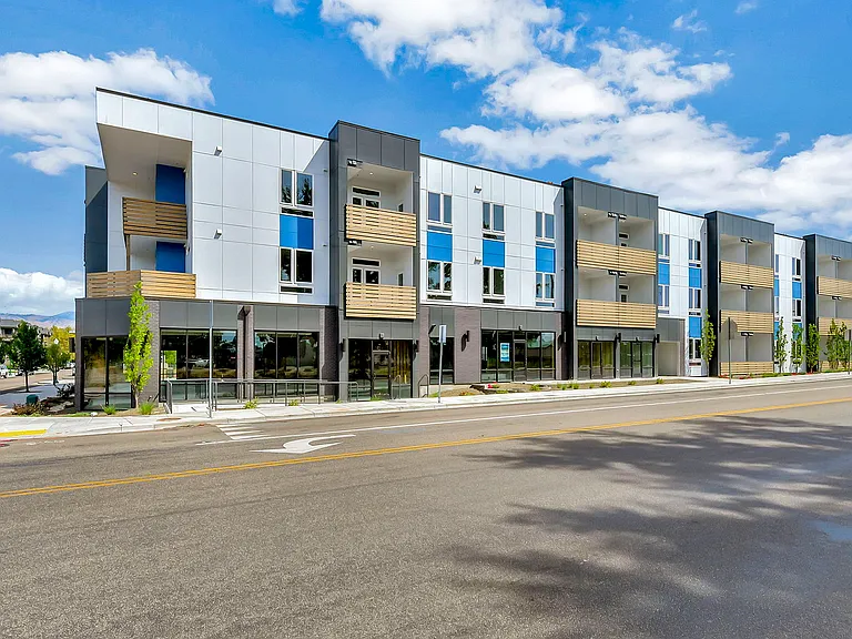 Parkway Apartments — Photo 13