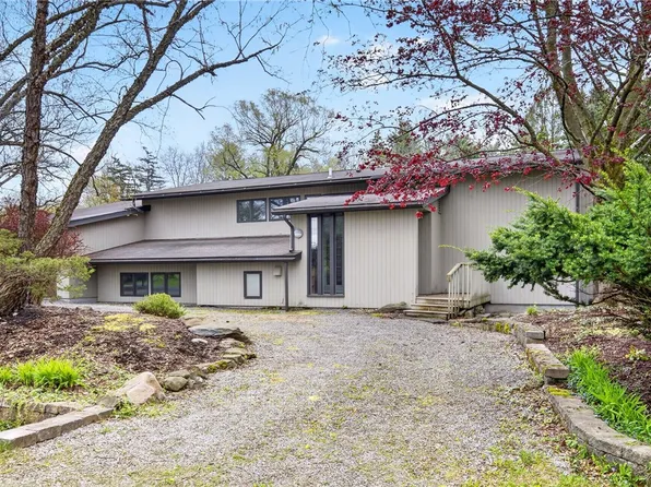 19 Spruce Ln, Ithaca, NY 14850