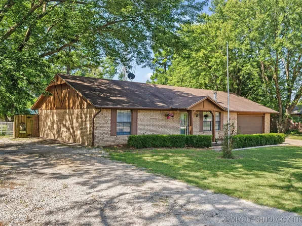 619 W 4th St, Skiatook, OK 74070