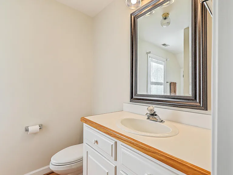 317 Rutherford St — Photo 39