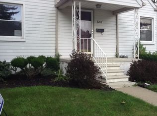 8203 Superior Ave, Center Line, MI 48015