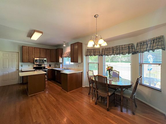 4th image of 969 Golden Grove Ln