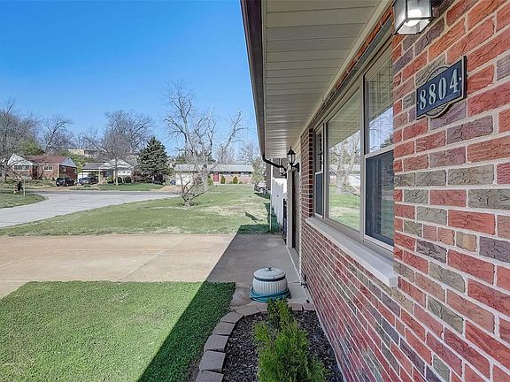 3rd image of 8804 Teaberry Ln