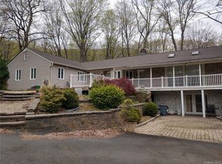 23 Sky Meadow Rd, Suffern, NY 10901
