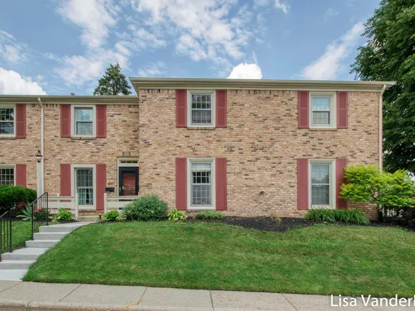 2446 Abbington Dr SE, Grand Rapids, MI 49506