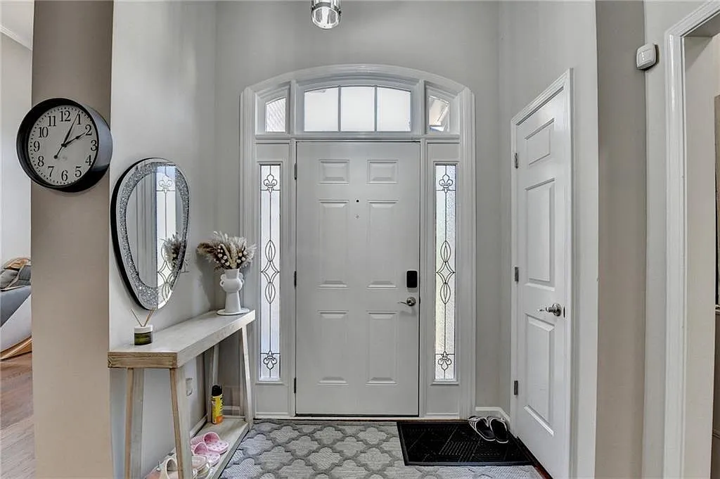 3 bed, 2.0 bath, 2128 sqft, $2,500 — Photo 3