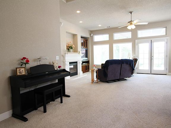 4th image of 1805 New Chesham Ct