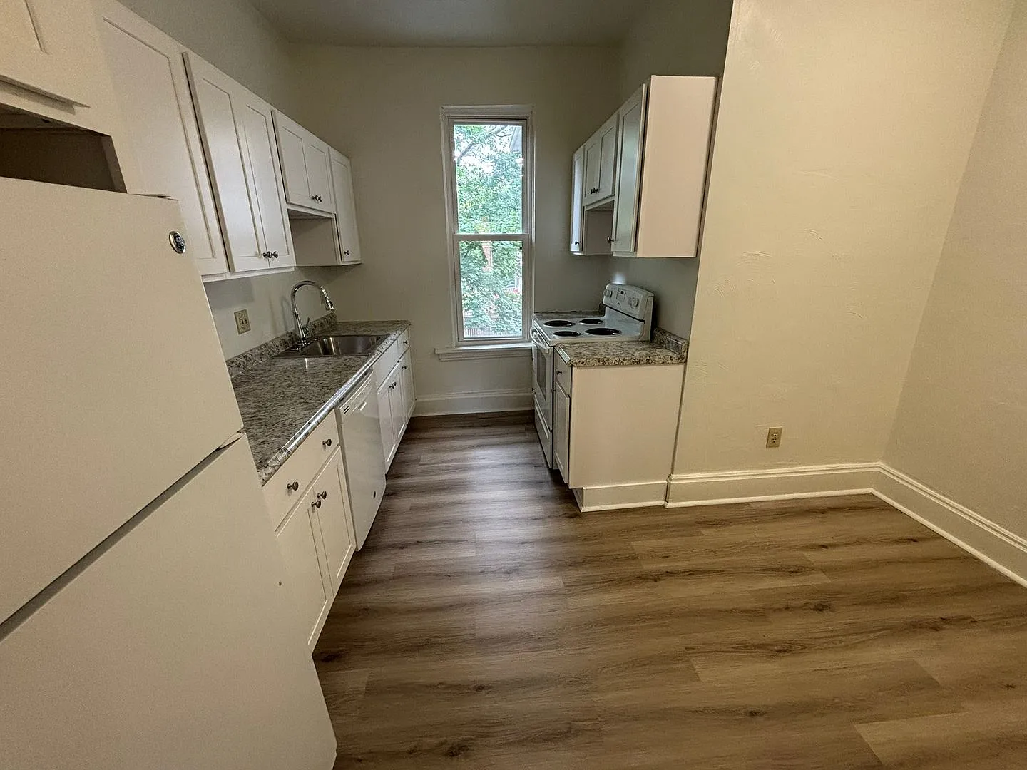 333 Morewood Avenue — Photo 4