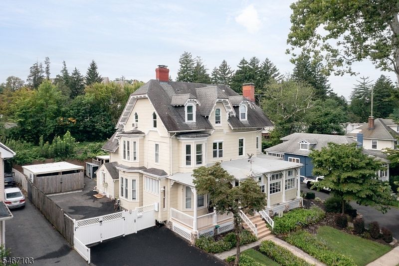 1st image of 48 Kent Place Blvd