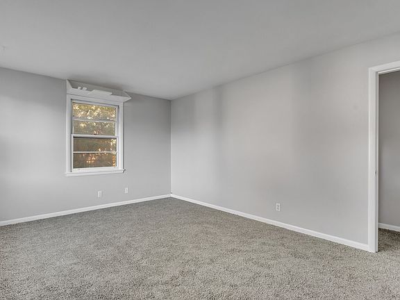 3rd image of 801 Easy St #2B-1BA-750SQFT