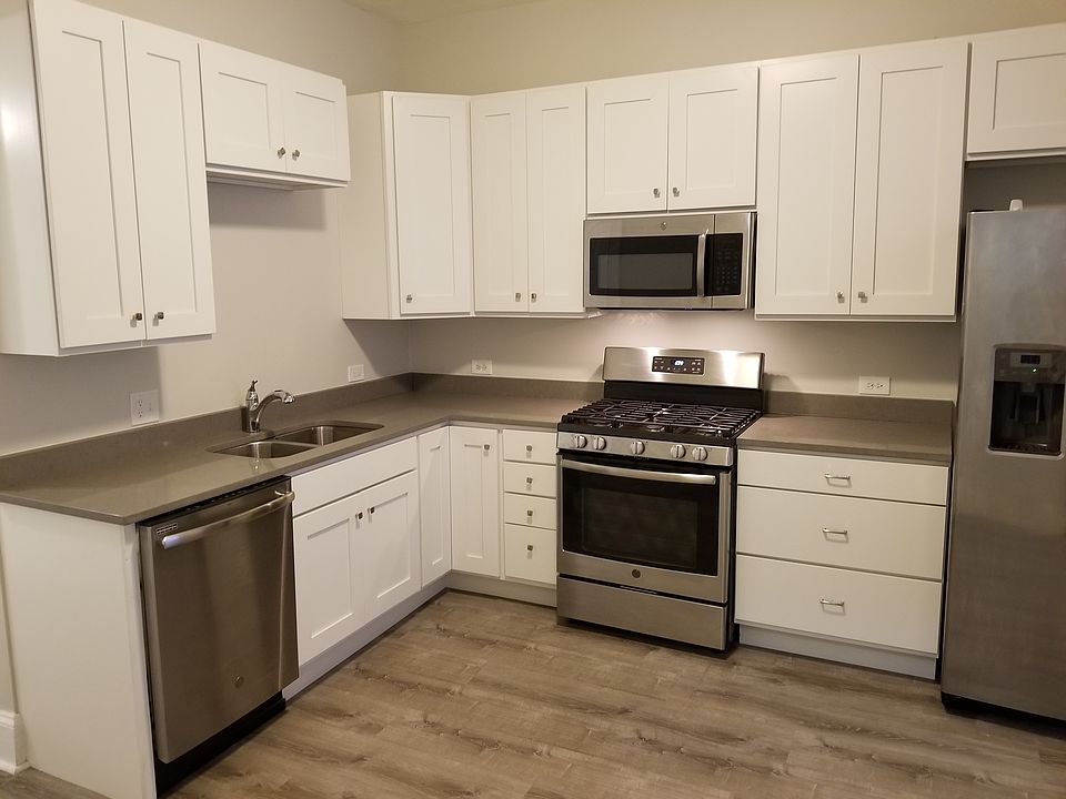 1st image of 2452 N Monticello Ave #1