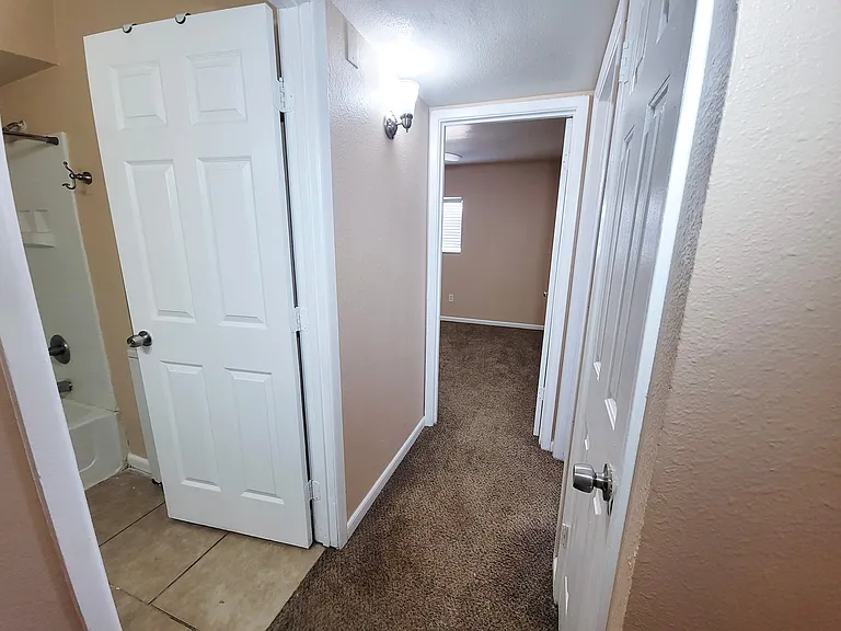 286 W Palomino Dr #USA-23 — Photo 12