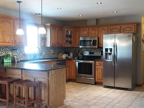 5th image of 1697 Meadowlake Dr