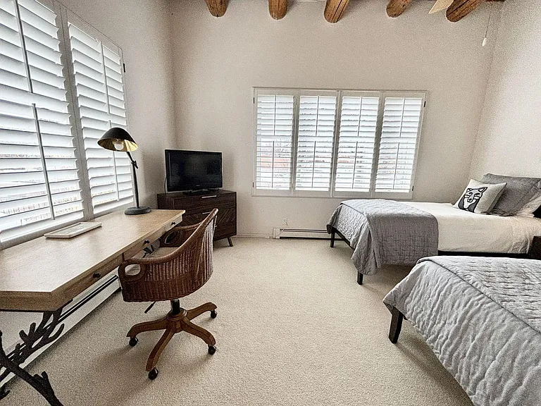 701 E Alameda St — Photo 24