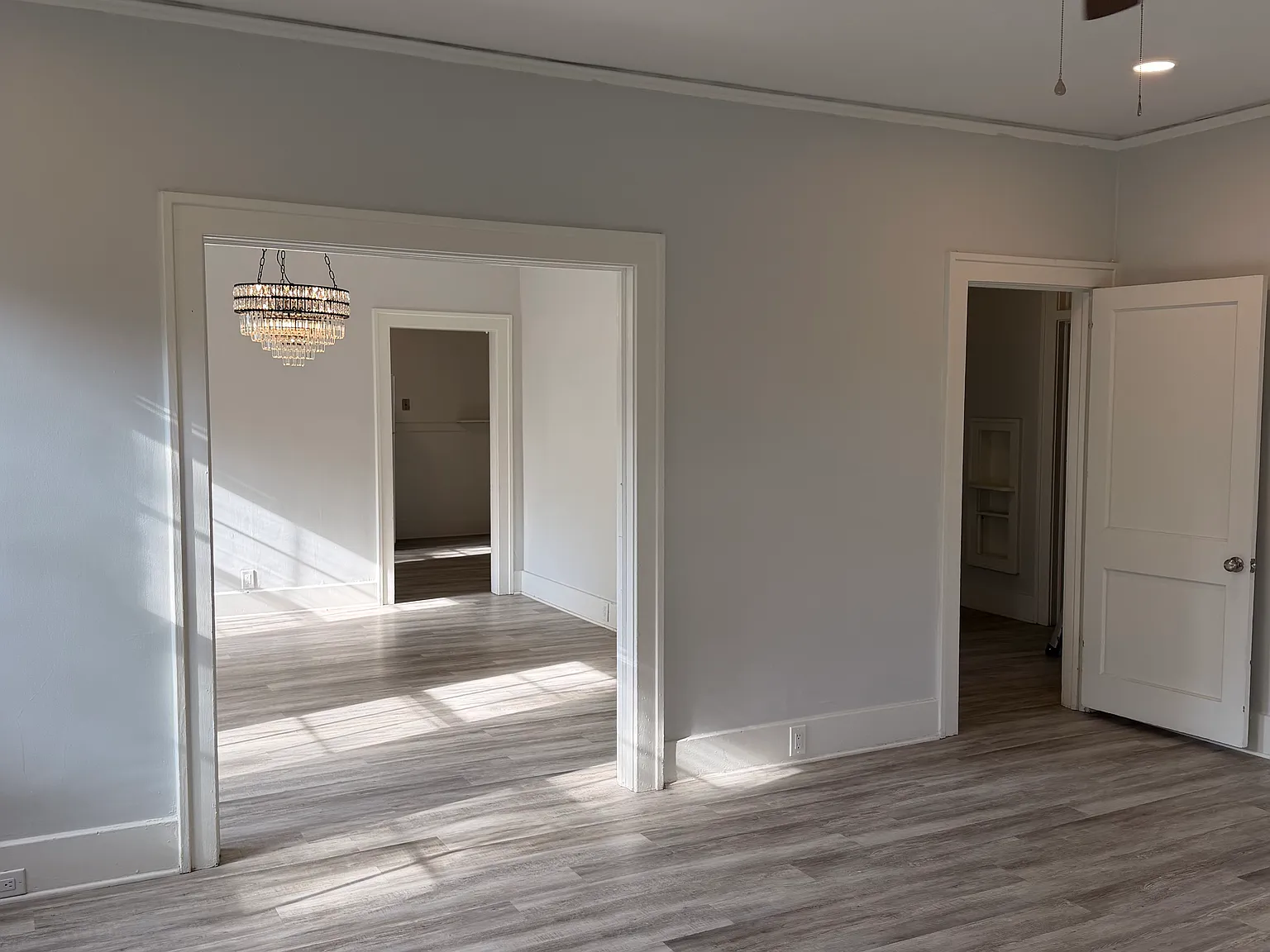3 bed, 2389 sqft, $2,100 — Photo 3