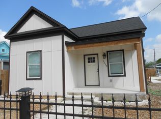 1113 Burleson St, San Antonio, TX 78202