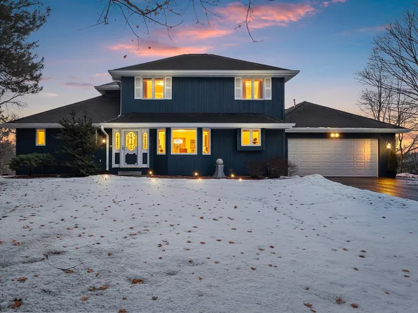 3181 High Country Ct, Green Bay, WI 54313