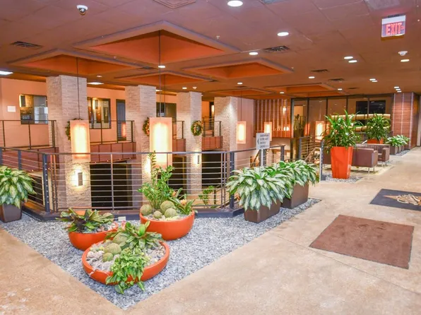 270 E Highland Ave, Milwaukee, WI