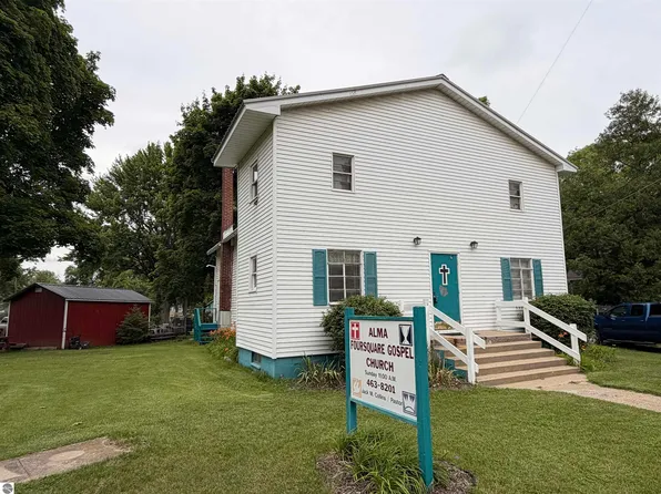 1117 Michigan Ave, Alma, MI 48801