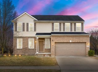 16482 Haverhill Dr, Macomb, MI 48044