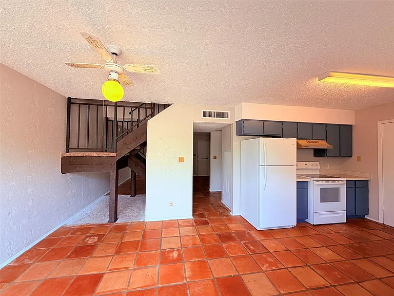 9611 Blue Creek Ln — Photo 9
