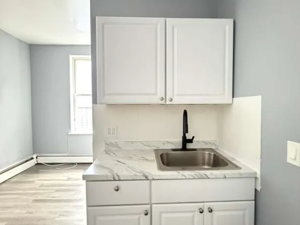 520 25th Street image 1 of 6