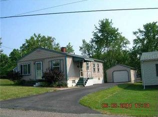 910 Cadet St, New Castle, PA 16101