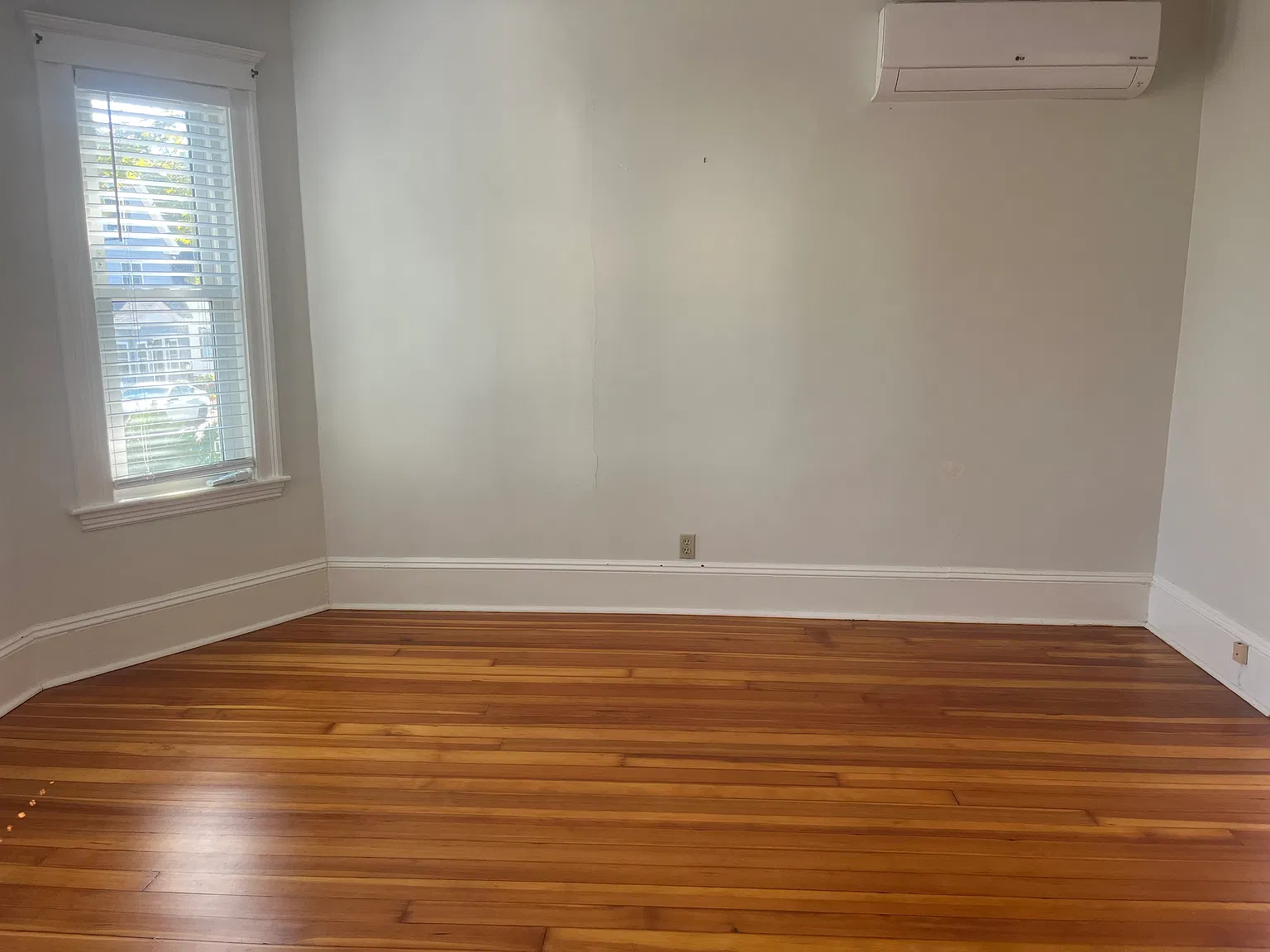 2 bed, 1000 sqft, $2,500 — Photo 2
