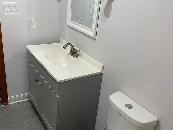 5th image of 104 Albert Ct
