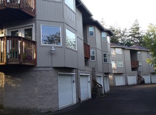3810 Buccaneer Ln APT B, North Bend, OR 97459