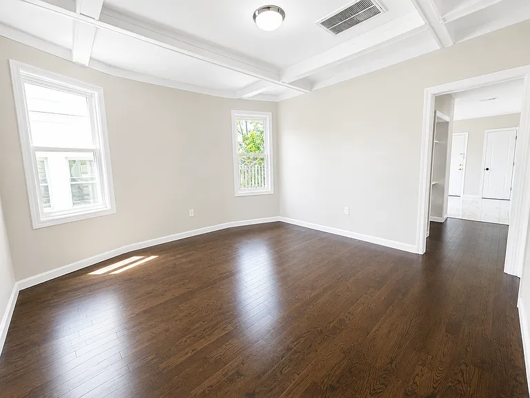 21 Chelsea Ave — Photo 7