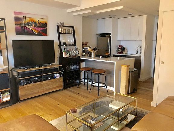 5th image of 298 Mulberry St APT 7M