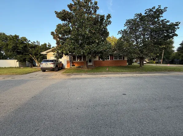 102 N Mulberry St, Steeleville, IL 62288