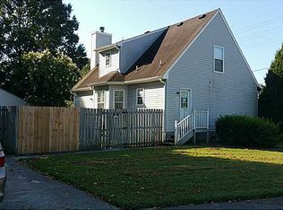 1068 Longstreet Ave, Virginia Beach, VA 23451