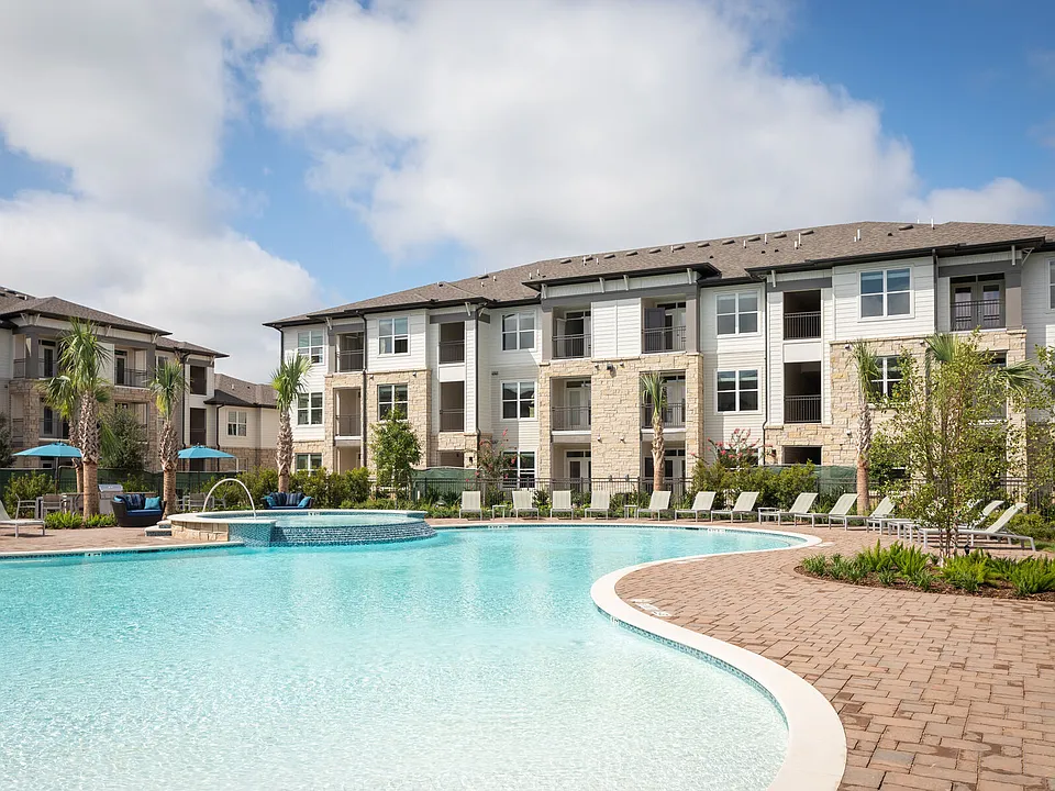 Broadstone Vintage Park apartments community photo