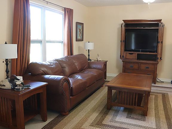 4th image of 625 E Laurel Pointe Dr