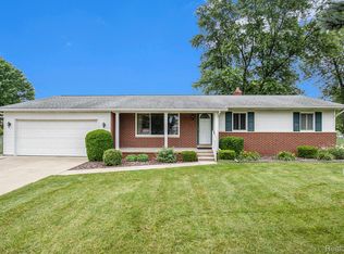 2445 S Irish Rd, Davison, MI 48423