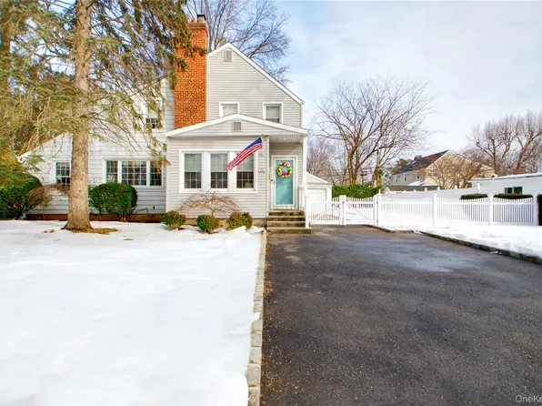 178 Carlton Terrace, Stewart Manor, NY 11530