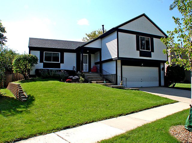 1st image of 321 Abbey Ln