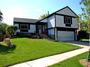 321 Abbey Ln, Vernon Hills, IL