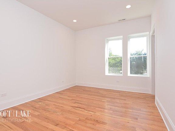 5th image of 7310 N Claremont Ave #2N