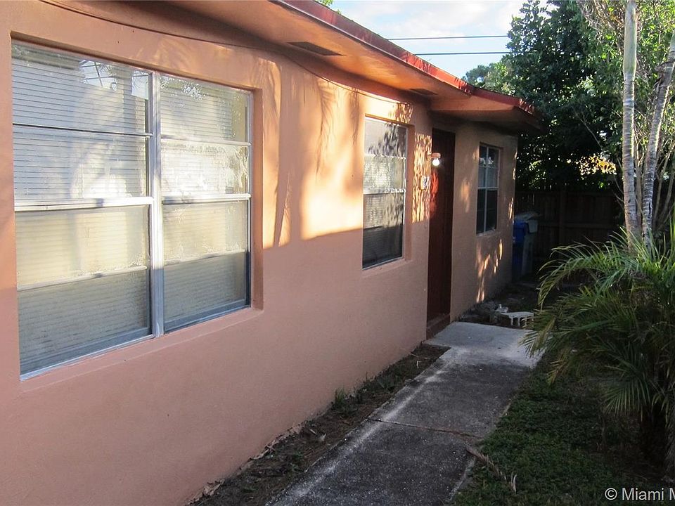 1st image of 850 SW 6th Ct #3