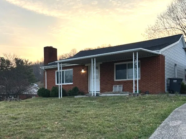 12114 Midland Trail Rd, Ashland, KY 41102