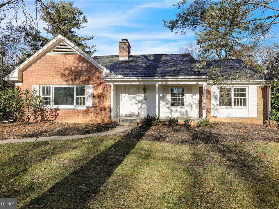 1st image of 30 N Bausman Dr
