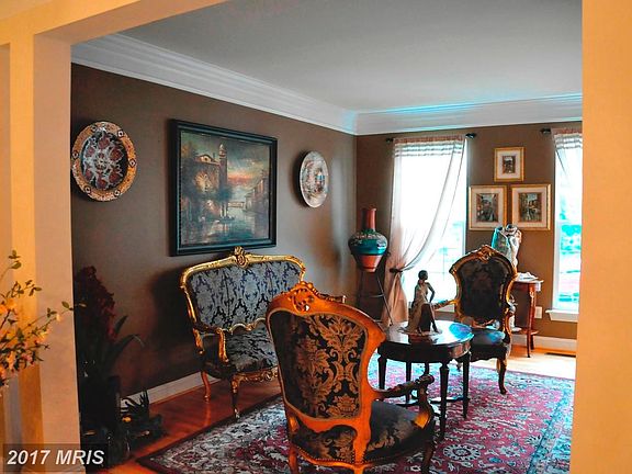 Exquisite Living Room